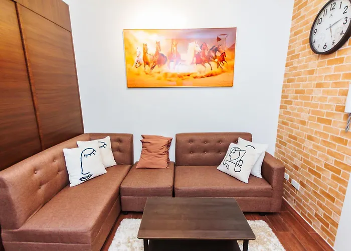 Serene Trendy Cozy Makati Fun Swim Gym Netflix 4047 Apartment