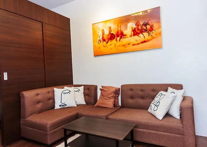 Serene Trendy Cozy Makati Fun Swim Gym Netflix 4047 Apartment *