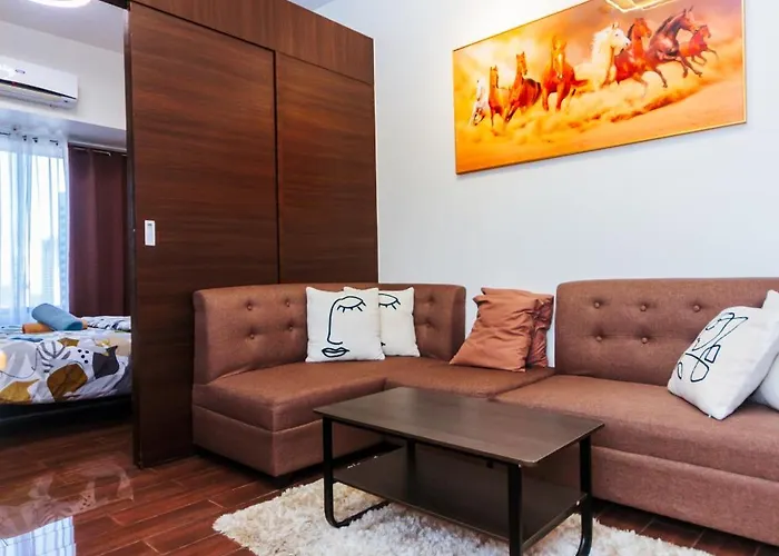 Serene Trendy Cozy Makati Fun Swim Gym Netflix 4047 Apartment Manila