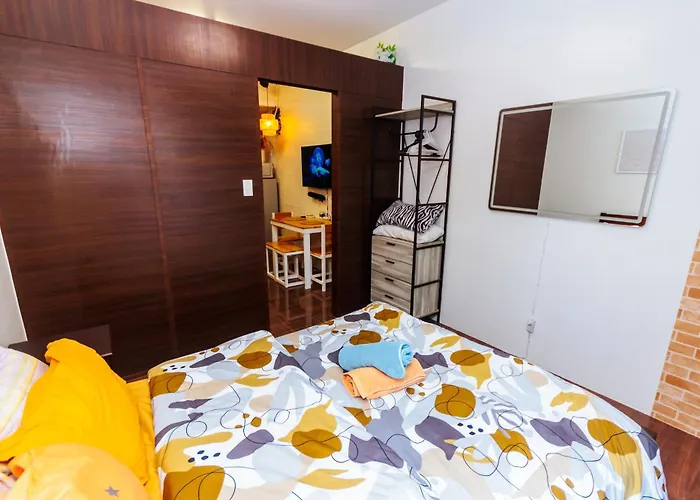 Apartment Serene Trendy Cozy Makati Fun Swim Gym Netflix 4047