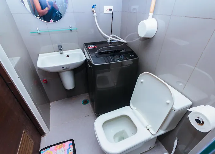 Serene Trendy Cozy Makati Fun Swim Gym Netflix 4047 Apartment