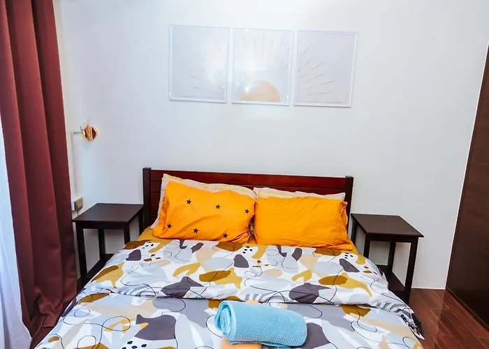 Apartment Serene Trendy Cozy Makati Fun Swim Gym Netflix 4047 Manila